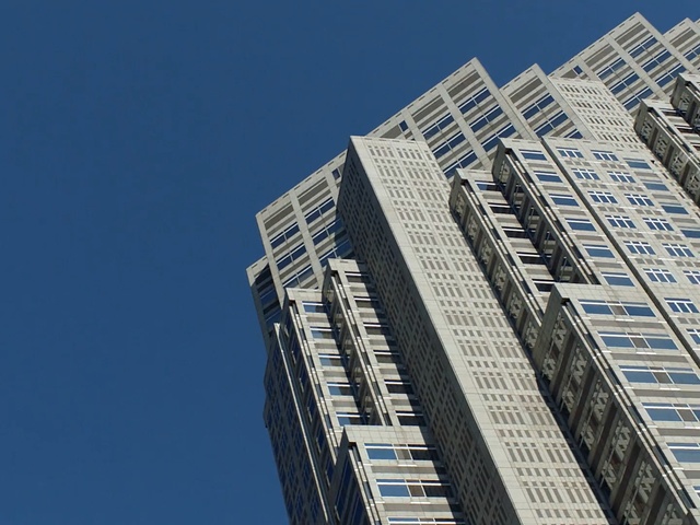 Video Reference: Metropolitan area, Daytime, Urban area, Skyscraper, Architecture, Tower block, Metropolis, Building, City, Sky