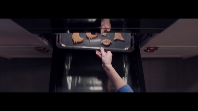 Video Reference: Arm, Fun, Muscle, Human body, Hand, Room, Photography, Darkness, Performance, Ceiling