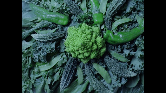 Video Reference: Green, Leaf, Plant, Vegetable, Leaf vegetable, Vascular plant, Flower, Cruciferous vegetables, Food, Produce, Person
