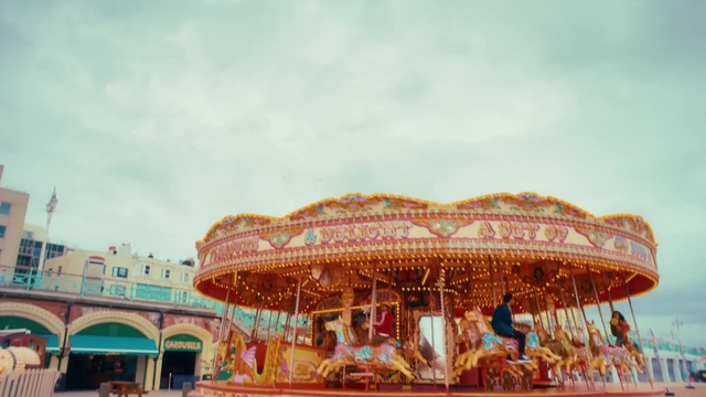Video Reference: Amusement ride, Carousel, Amusement park, Park, Fair, Recreation, Fun, Nonbuilding structure, Architecture, Festival