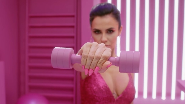 Video Reference: Weights, Dumbbell, Shoulder, Exercise equipment, Pink, Muscle, Arm, Joint, Physical fitness, Neck, Person