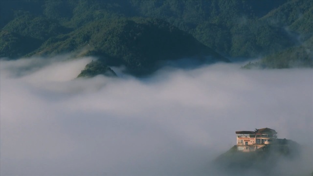 Video Reference: sky, mist, mountainous landforms, cloud, fog, mountain, atmosphere, morning, mountain range, geological phenomenon