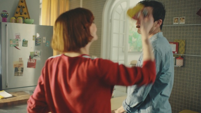 Video Reference: room, shoulder, girl, interaction, fun, teacher