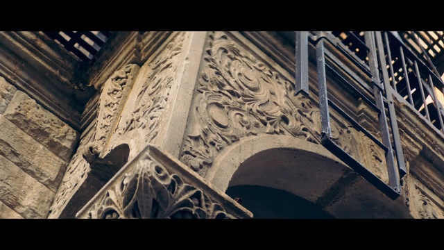 Video Reference: landmark, architecture, arch, sky, structure, building, daytime, metropolis, stock photography, gothic architecture