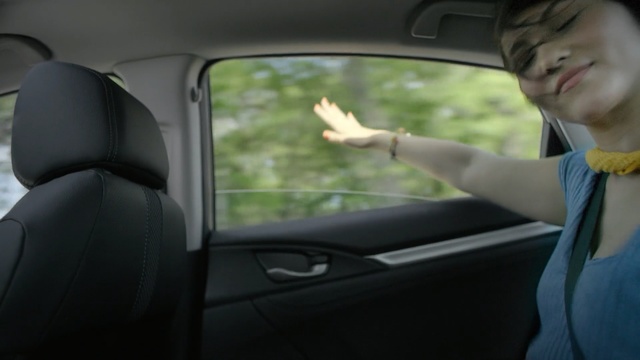 Video Reference: Vehicle door, Vehicle, Car, Driving, Mid-size car, Windshield, Steering wheel, Automotive window part, Automotive exterior