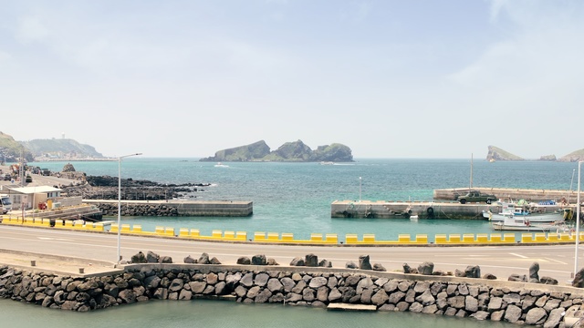 Video Reference: Sea, Coast, Beach, Sky, Shore, Pier, Ocean, Rock, Breakwater, Coastal and oceanic landforms