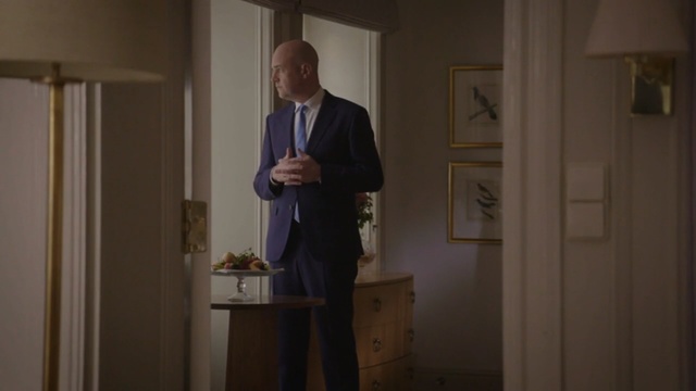 Video Reference: Room, House, Suit, Door