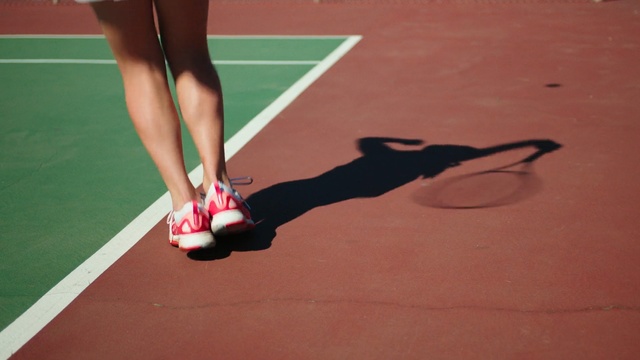 Video Reference: Leg, Human leg, Footwear, Joint, Sports, Knee, Individual sports, Sport venue, Ankle, Foot