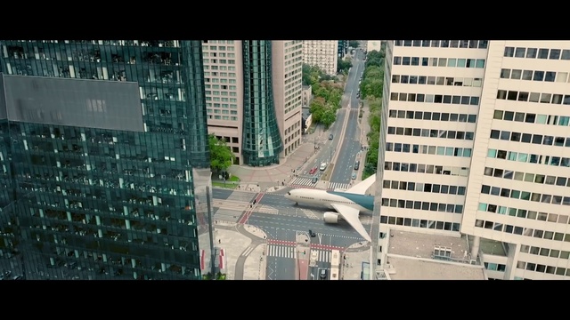 Video Reference: Metropolitan area, City, Metropolis, Urban area, Skyscraper, Tower block, Human settlement, Daytime, Mode of transport, Cityscape