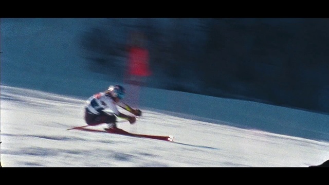 Video Reference: Sports, Skier, Skiing, Alpine skiing, Downhill, Winter sport, Outdoor recreation, Recreation, Slalom skiing, Ski