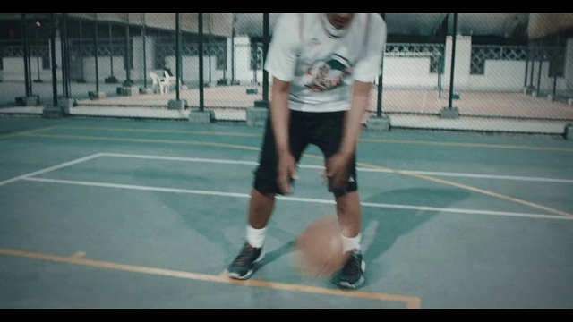 Video Reference: Sports, Freestyle football, Sports equipment, Snapshot, Sport venue, Ball game, Player, Sports training, Team sport, Fun