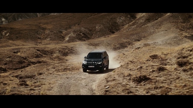 Video Reference: Land vehicle, Vehicle, Car, Off-roading, Off-road vehicle, Mercedes-benz g-class, Volkswagen amarok, Mitsubishi pajero, Toyota hilux, Landscape