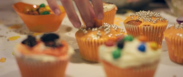 Video Reference: dessert, cupcake, sweetness, food, buttercream, cake, baking, icing, muffin, cup