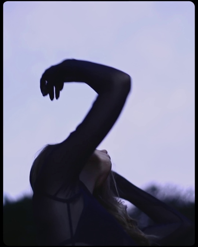 Video Reference: Black, Sky, Statue, Arm, Leg, Silhouette, Photography, Hand, Shadow, Black-and-white
