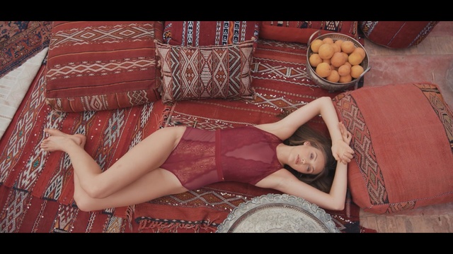 Video Reference: leg, girl, muscle, hand, flesh, finger, thigh, flooring