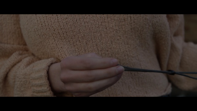 Video Reference: face, skin, finger, nose, hand, head, close up, chin, wool, forehead