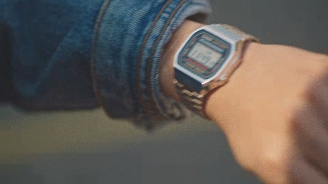 Video Reference: Wrist, Watch, Hand, Arm, Strap, Fashion accessory