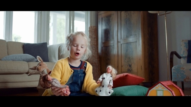 Video Reference: Child, People, Facial expression, Toddler, Sitting, Snapshot, Fun, Baby, Play, Smile