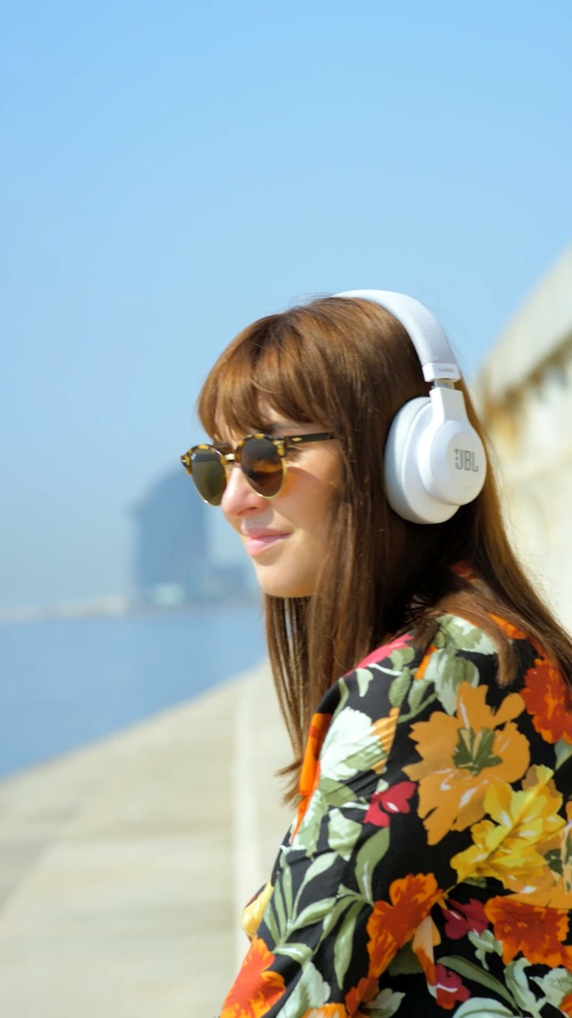 Video Reference: Eyewear, Headphones, Audio equipment, Sunglasses, Ear, Glasses, Gadget, Technology, Fun, Summer