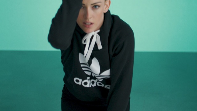 Video Reference: Green, T-shirt, Hoodie, Outerwear, Cool, Male, Arm, Gentleman, Sleeve, Wetsuit