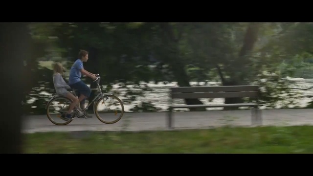 Video Reference: Land vehicle, Bicycle, Vehicle, Cycling, Cycle sport, Endurance sports, Nature, Road bicycle, Bicycle frame, Outdoor recreation
