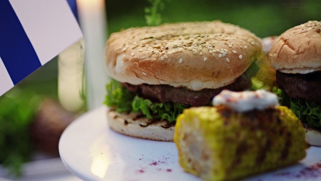 Video Reference: Dish, Food, Hamburger, Cuisine, Veggie burger, Buffalo burger, Fast food, Ingredient, Junk food, Breakfast sandwich