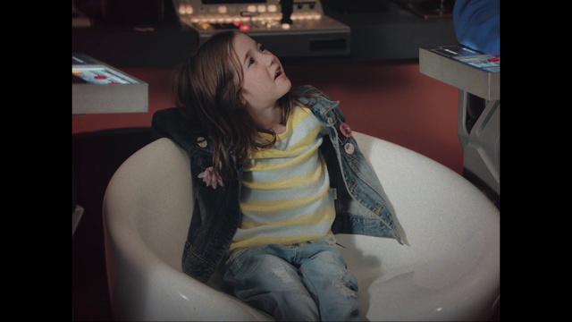 Video Reference: Yellow, Fun, Eye, Human, Arm, Sitting, Mouth, Leg, Human body, Long hair