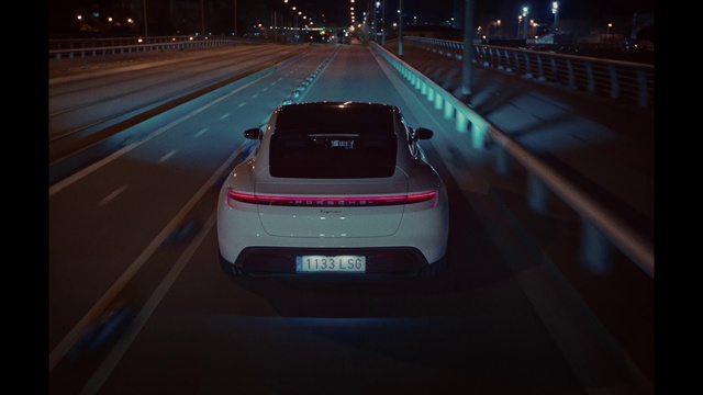 Video Reference: Car, Land vehicle, Vehicle registration plate, Vehicle, Automotive lighting, Motor vehicle, Infrastructure, Automotive design, Mode of transport, Bumper