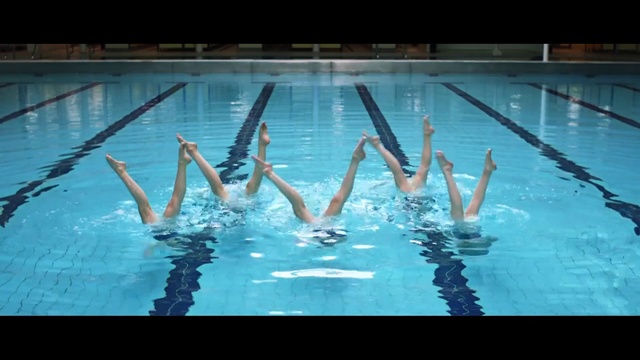 Video Reference: Sports, Swimming, Swimming pool, Synchronized swimming, Swimmer, Leisure centre, Recreation, Individual sports, Fun, Leisure