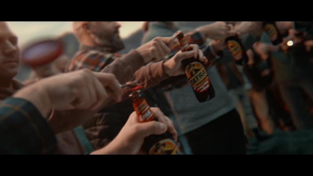Video Reference: Alcohol, Drink, Liqueur, Crowd, Music, Fun, Distilled beverage, Alcoholic beverage, Beer, Hand