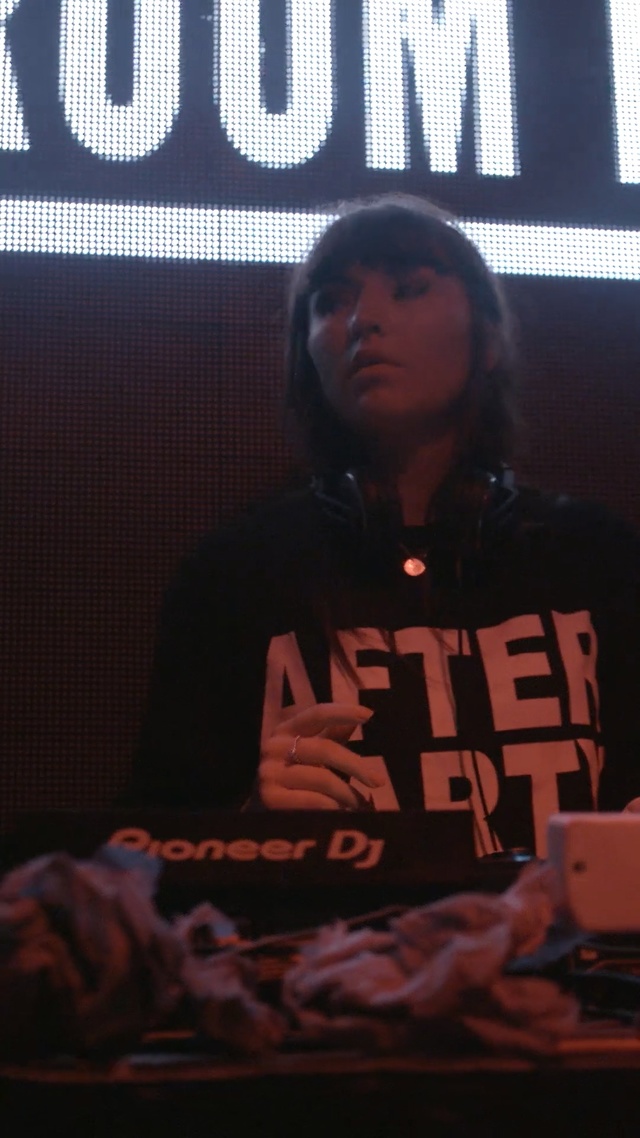 Video Reference: Cool, Fun, Flesh, Room, Photography, Electronic device, Music, Electronic instrument, Performance, Disc jockey, Person