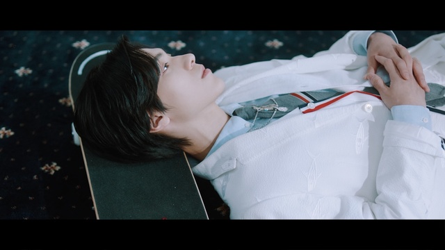 Video Reference: Beauty, Nose, Black hair, Mouth, Photography, Child, Smile, Flesh, Person, Indoor, Sitting, Woman, Young, Small, Laying, Table, Laptop, Man, Holding, Little, Girl, Bed, Boy, Lying, Computer, Smiling, People, Room, Playing, White, Dog, Kiss, Human face