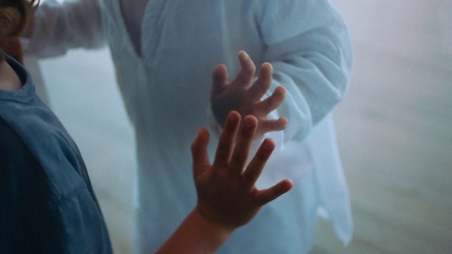 Video Reference: Hand, Finger, Gesture, Arm, Joint, Thumb