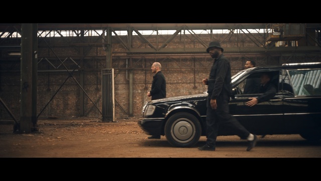 Video Reference: Land vehicle, Vehicle, Car, Luxury vehicle, Sedan, Mercedes-benz, Screenshot, Classic car, Automotive window part