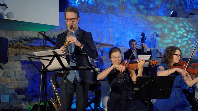 Video Reference: Music, Entertainment, Performance, Event, Musician, Song, Music artist, Performing arts, Musical instrument, Musical ensemble