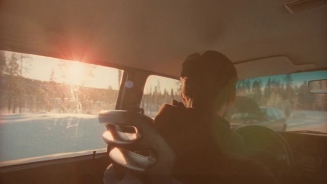 Video Reference: Light, Snapshot, Photography, Gun, Sunlight, Tints and shades, Automotive window part, Lens flare, Reflection, Windshield