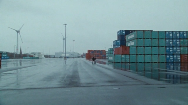 Video Reference: Road, Atmospheric phenomenon, Highway, Urban area, Infrastructure, Asphalt, Lane, Sky, Line, Road surface