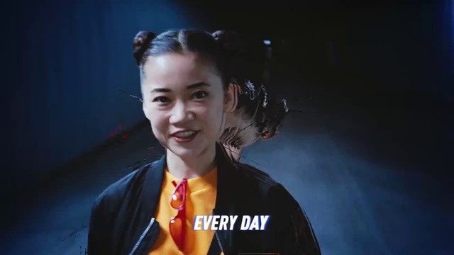 Video Reference: Chin, Singer, Smile, Performance, Fun, Music artist, Photography, Song, Flash photography, Ear