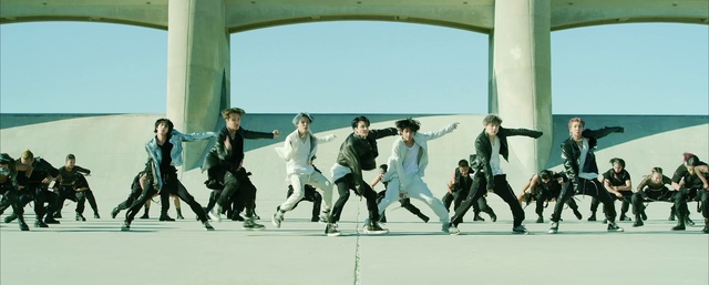 Video Reference: Choreography, Dance, Fun, Dancer, Performing arts, Team, Line dance, Street dance, Performance