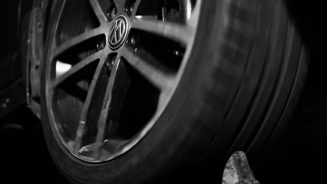 Video Reference: Alloy wheel, Tire, Wheel, Rim, Automotive tire, Auto part, Spoke, Motor vehicle, Automotive wheel system, Vehicle, Person