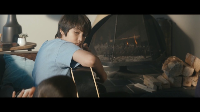 Video Reference: girl, screenshot, fun, glass