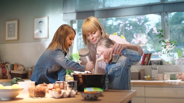 Video Reference: Meal, Cooking, Breakfast, Baking, Brunch, Food, Service, Eating, Lunch, Person