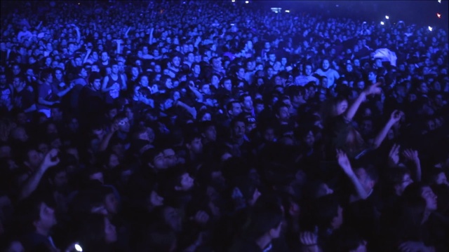 Video Reference: Audience, Crowd, People, Performance, Purple, Blue, Violet, Event, Cobalt blue, Concert