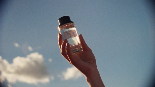 Video Reference: Sky, Hand, Liquid, Cloud, Fluid, Gesture, Tints and shades, Thumb, Drink, Nail