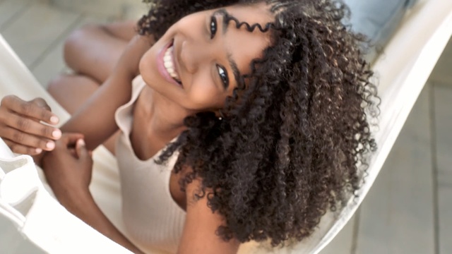 Video Reference: Hair, Hairstyle, Jheri curl, Eyebrow, Black hair, Beauty, Afro, Ringlet, Skin, Long hair