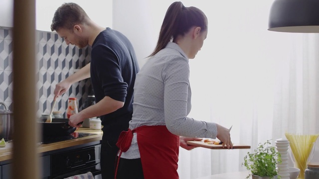 Video Reference: Cooking, Room, T-shirt, Conversation, Food, Cuisine