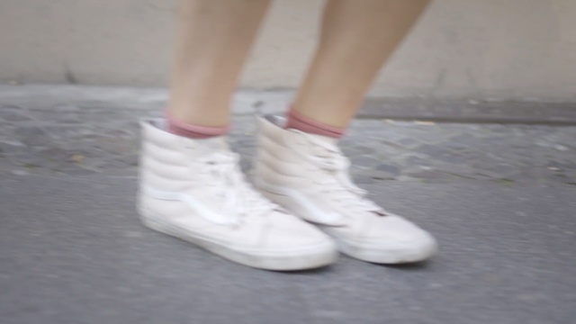 Video Reference: Footwear, White, Shoe, Human leg, Pink, Ankle, Leg, Beige, Joint, Fashion
