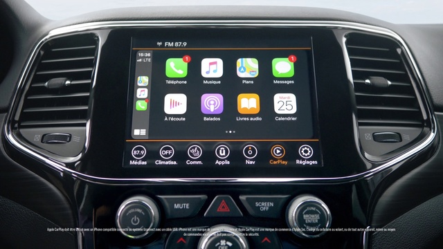 Video Reference: Land vehicle, Vehicle, Car, Multimedia, Center console, Vehicle audio, Technology, Mid-size car, Subcompact car, Opel