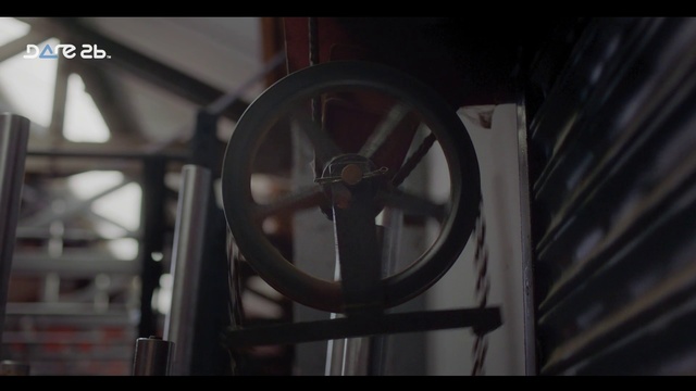 Video Reference: Wheel, Iron, Alloy wheel, Spoke, Rim, Automotive wheel system, Tire, Metal, Darkness, Auto part