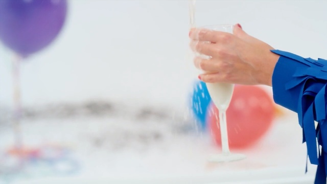 Video Reference: Blue, Skin, Hand, Water, Finger, Balloon, Gesture, Nail